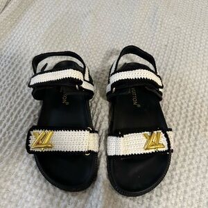 Women’s sandals